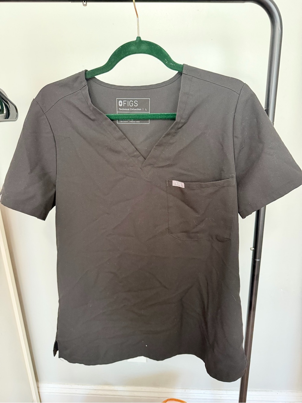 Figs Women's One-Pocket Scrub Top
